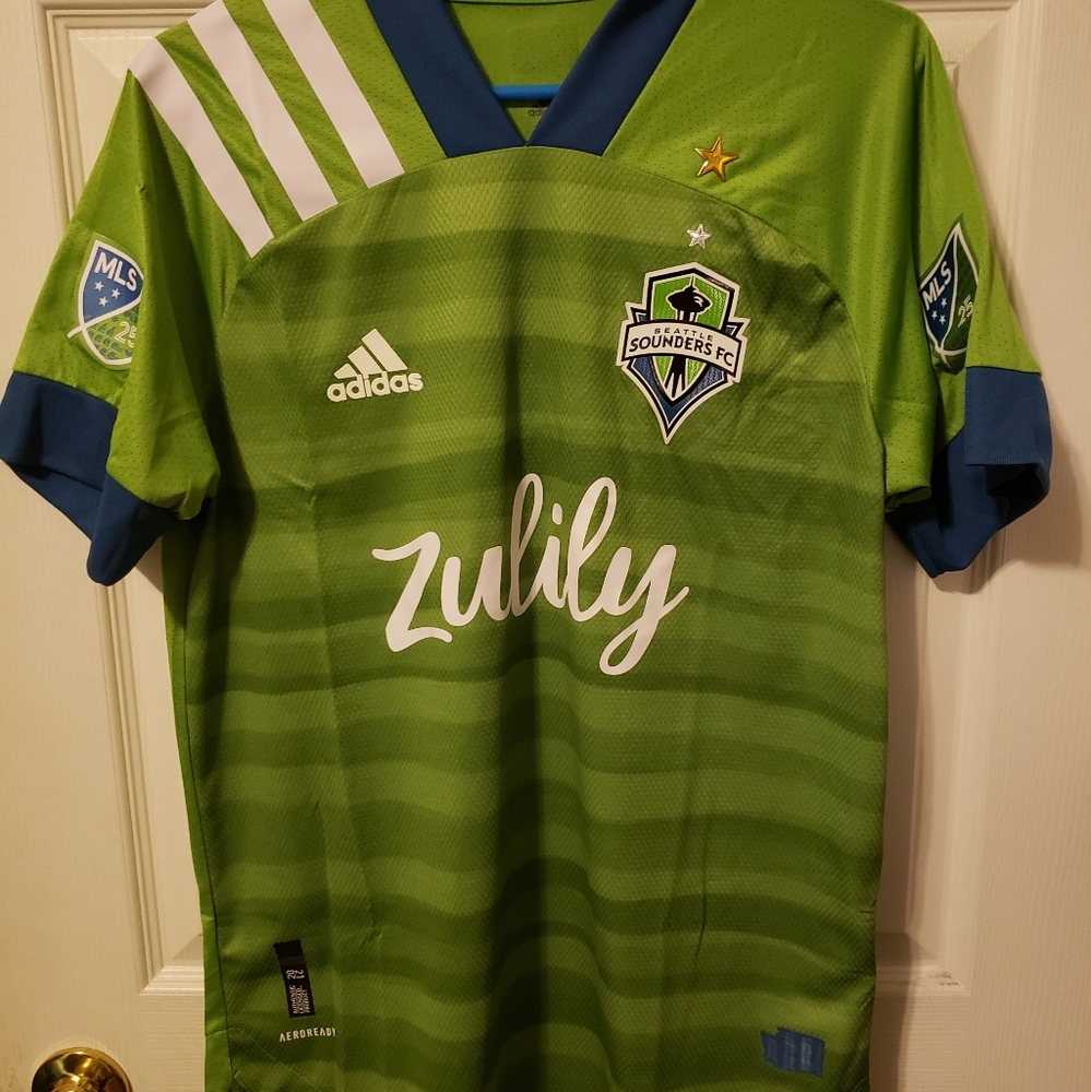 NWT Seattle Sounders 20 two star auth green kit